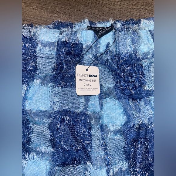 Fashion nova 3 piece diner set. - Picture 3 of 7